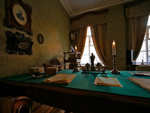 Индивидуальная экскурсия в Петербурге Достоевского