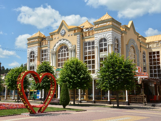 Обзорная экскурсия-променад по Кисловодскому Арбату