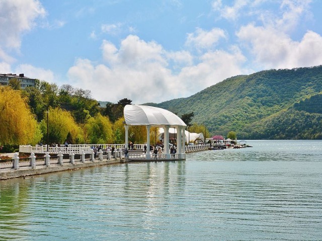 Индивидуальная экскурсия из Геленджика в Абрау-Дюрсо