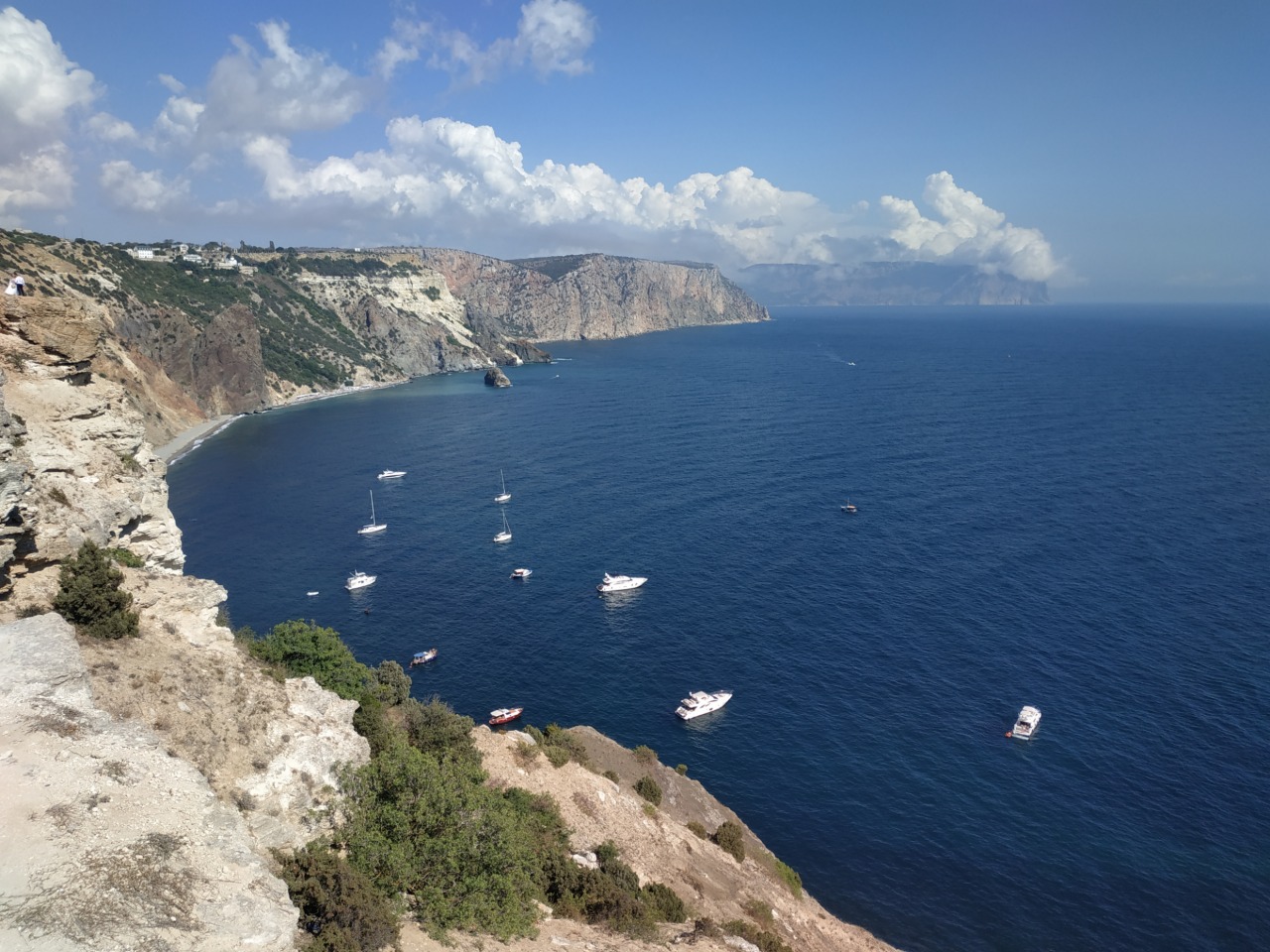 Индивидуальная экскурсия из Ялты «Фотогеничный Крым» - индивидуальная экскурсия в Ялте на машине гида длительностью 7 часов с количеством участников до 4 человек со скидкой 25% цена экскурсии 19275₽