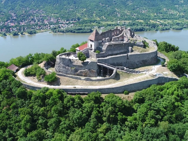 Экскурсия «Дунайская рапсодия: Эстергом, Вышеград, Сентендре»