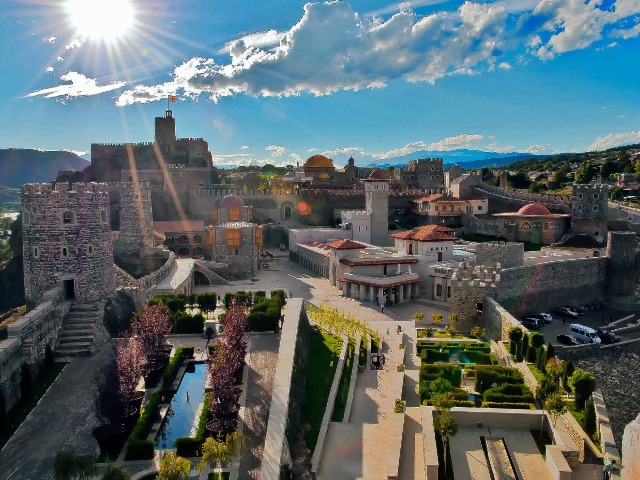 Тур из Тбилиси в Джавахети: Боржоми – крепость Рабат – Вардзия