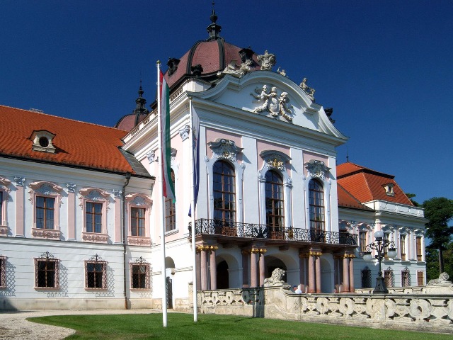 Экскурсия «Геделле + Сентендре: из дворца в Город мастеров»