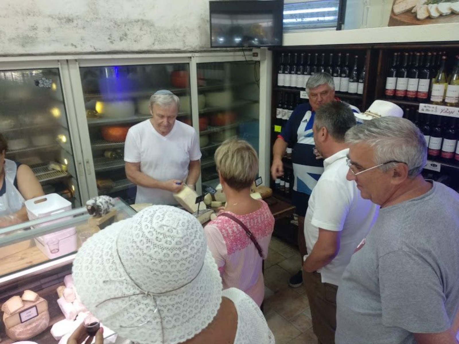 В сыроварне 