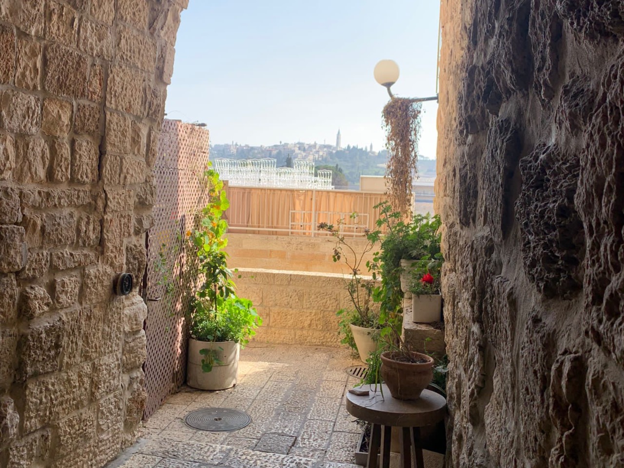 Обзорная экскурсия: Иерусалим — впечатлениям нет границ! - индивидуальная экскурсия в Иерусалиме на машине гостей длительностью 9 часов с количеством участников до 7 человек цена экскурсии 375€