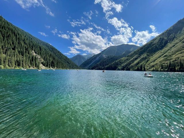 Экскурсия из Алматы «Озеро Кольсай и Чёрный и Чарынский каньоны»