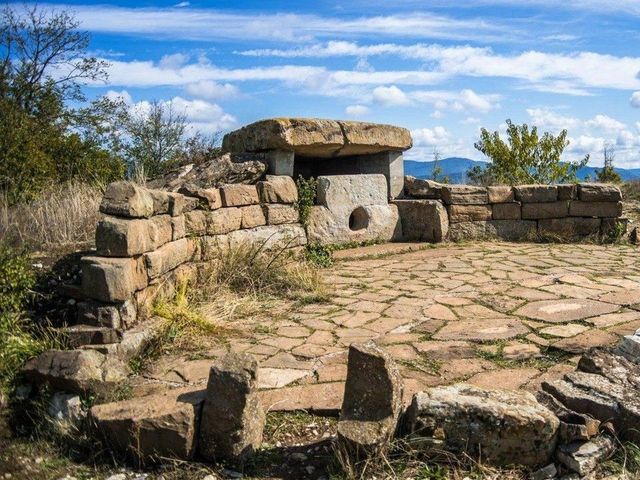 Хайкинг к дольменам Луны и Солнца из Геленджика