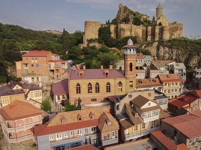 Обзорная экскурсия в группе по Старому Тбилиси «Машина времени»