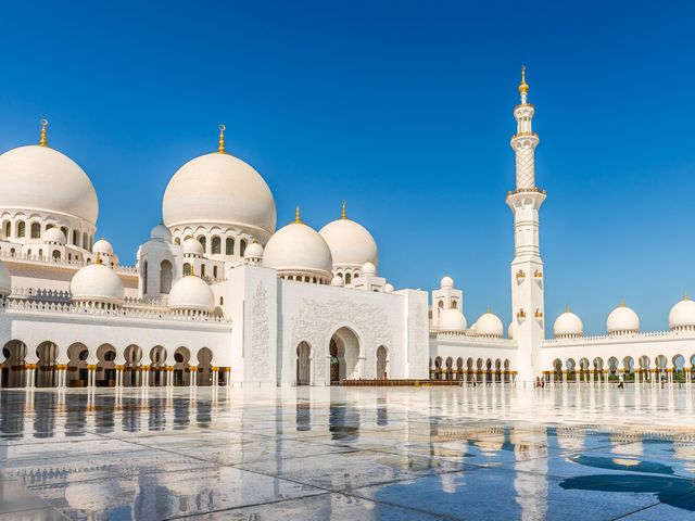 Индивидуальная экскурсия в Абу-Даби: бедуины, отели и мечети