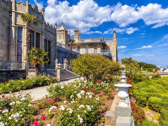 По дворцам Южного берега Крыма на микроавтобусе