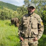 Адам гид в Меру