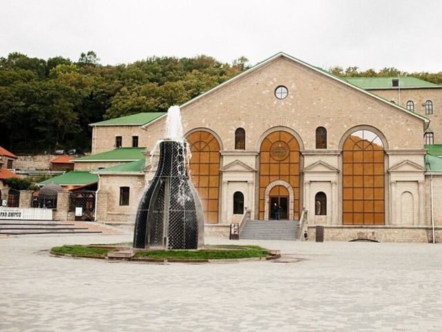 Групповая автомобильная экскурсия из Геленджика в Абрау-Дюрсо