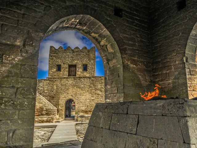 Групповая обзорная экскурсия из Баку: тайны Гобустана и Апшерона