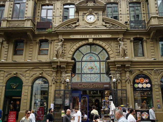 Экскурсия по следам эмиграции в Стамбуле: Русский Константинополь