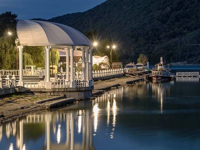 Групповая обзорная экскурсия в Абрау-Дюрсо из Геленджика